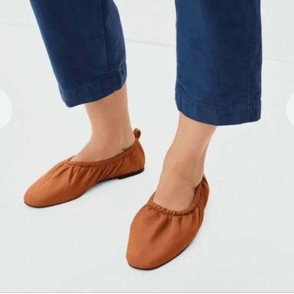 Everlane Scrunch ballet flat